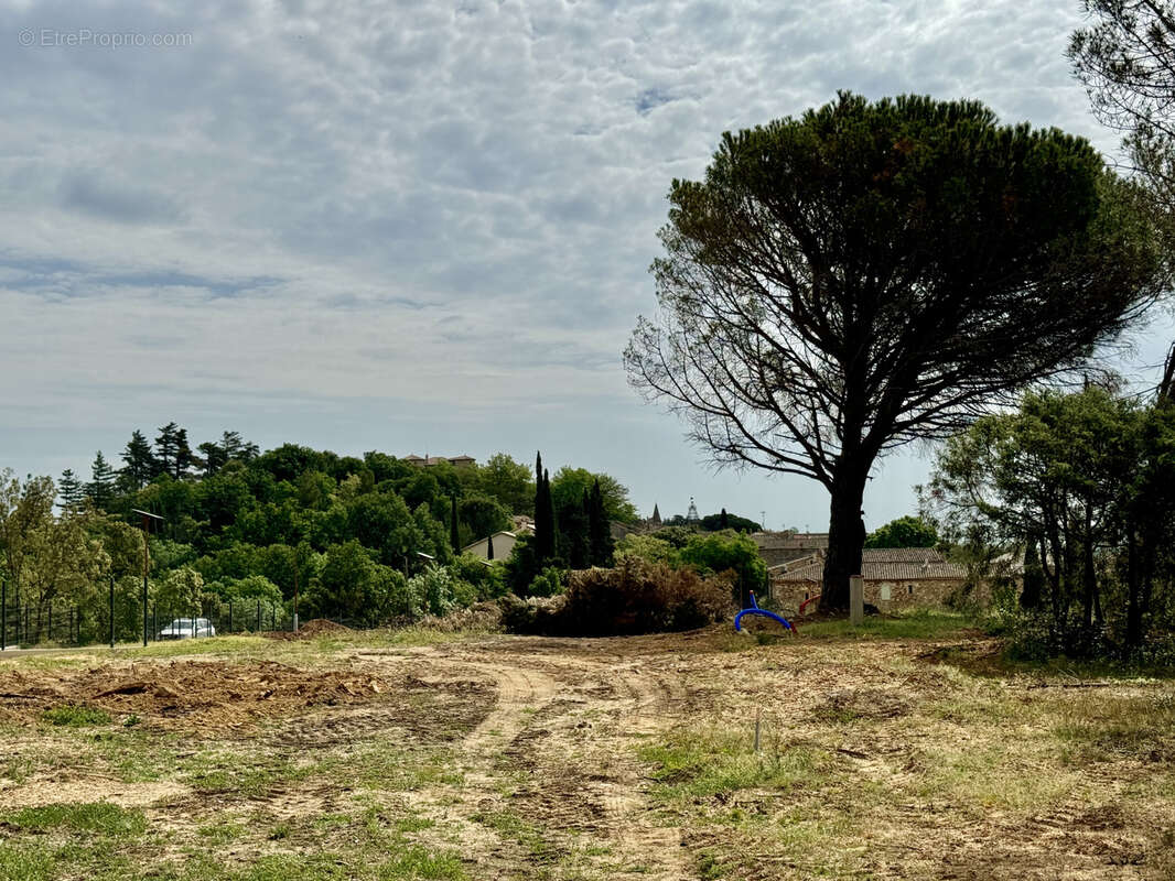 Terrain à UZES
