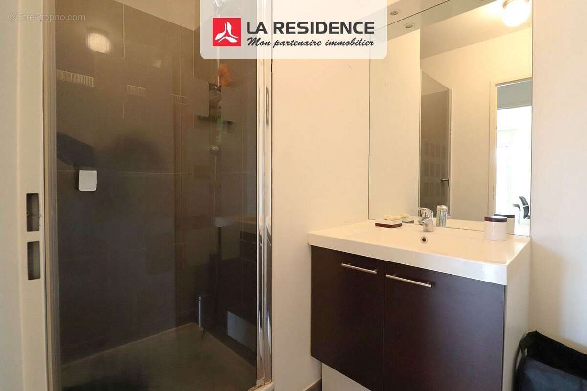 Appartement 99 m² à Fontenay-Le-Fleury  - photo 9