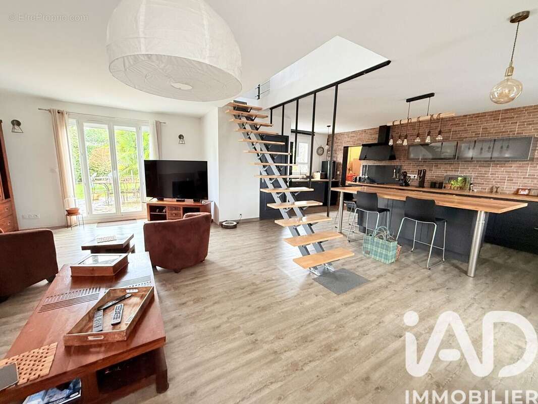 Photo 8 - Maison à SAINT-GERMAIN-LES-CORBEIL