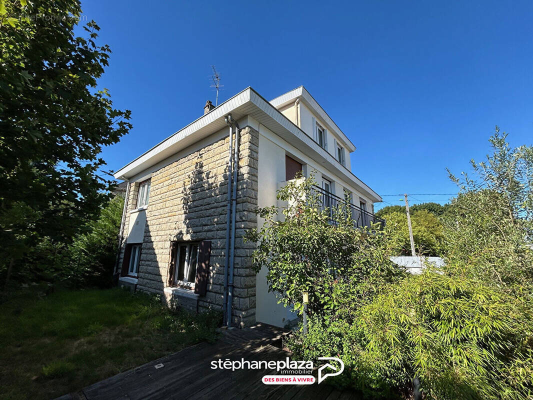 Maison à SAINT-ETIENNE-DU-ROUVRAY