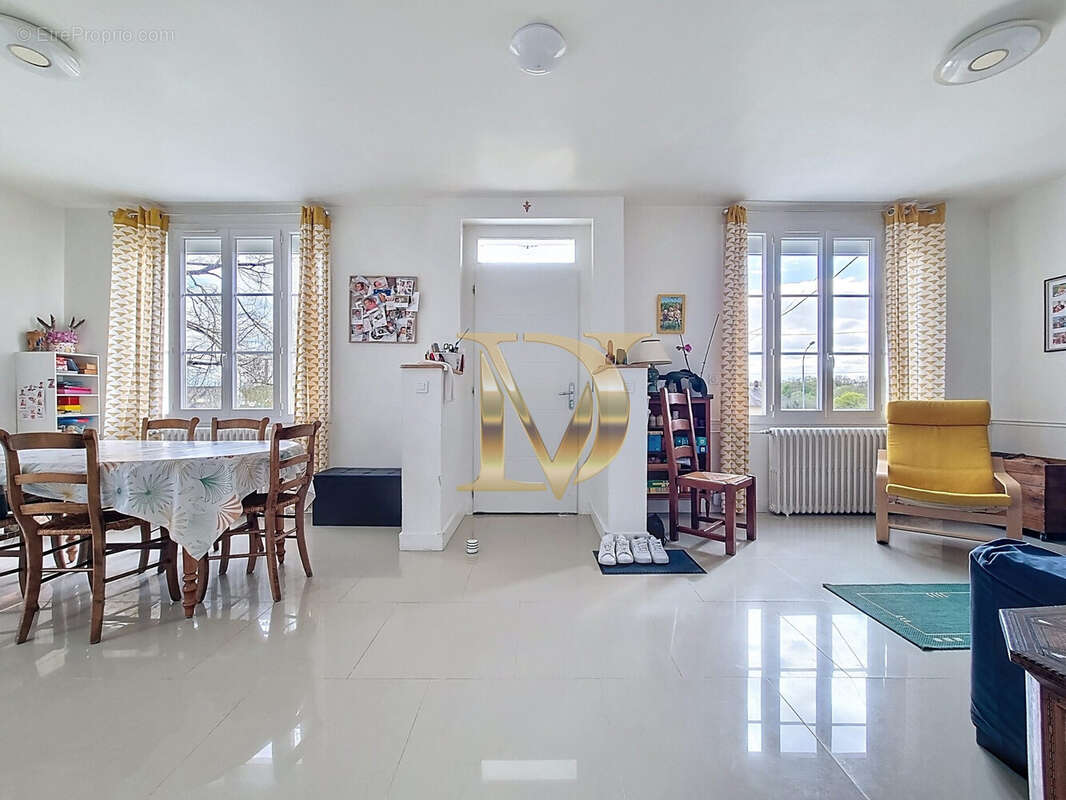 Maison 110 m² à Chisseaux  - photo 8