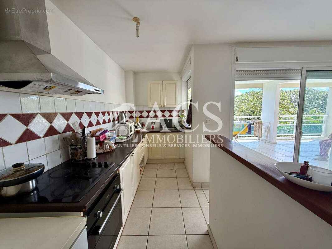 À vendre - appartement t4 avec terrasse et stationnement - au calme - le lamentin - photo 5