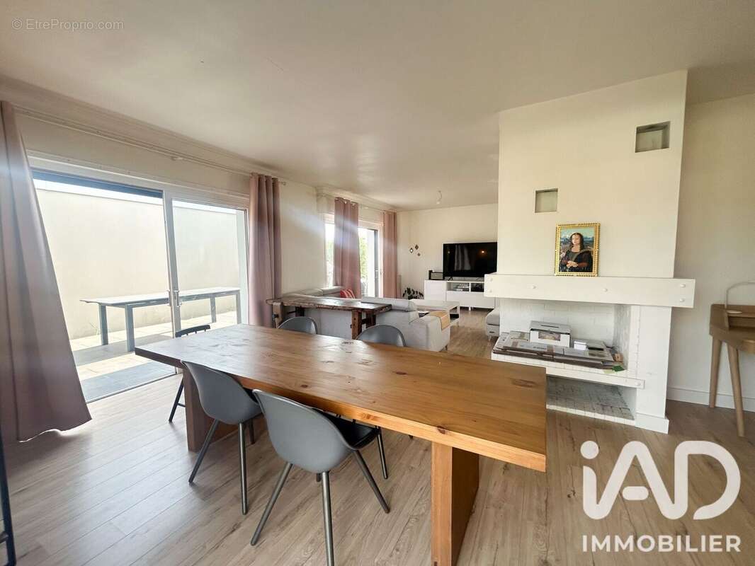 Maison 151 m² à Blanquefort  - photo 4