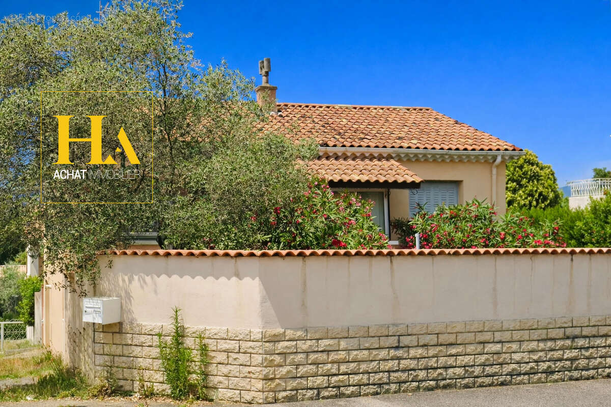 Maison à MONTELIMAR