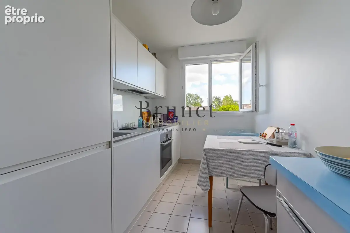 Dernier etage - deux pieces en excellent etat avec balcon terrasse - photo 5