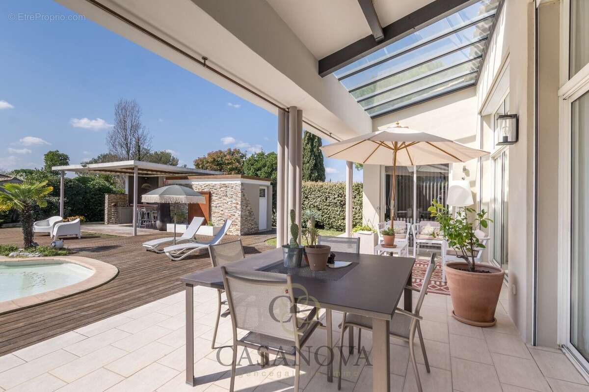 Villa contemporaine avec piscine et jardin paysager au nord de Montpellier - photo 4