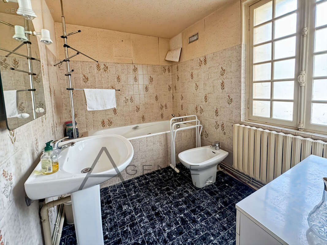 Maison à TOURVILLE-LA-RIVIERE