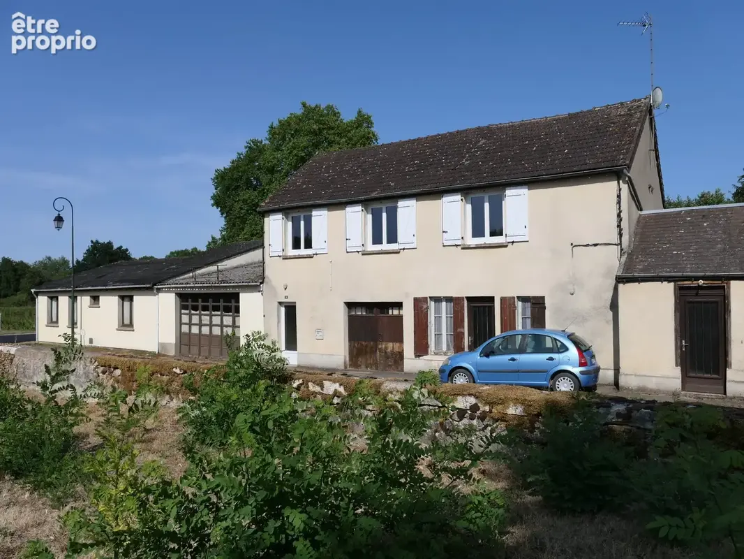 Emnsemble immobilier borde par le canal du nivernais - photo 3