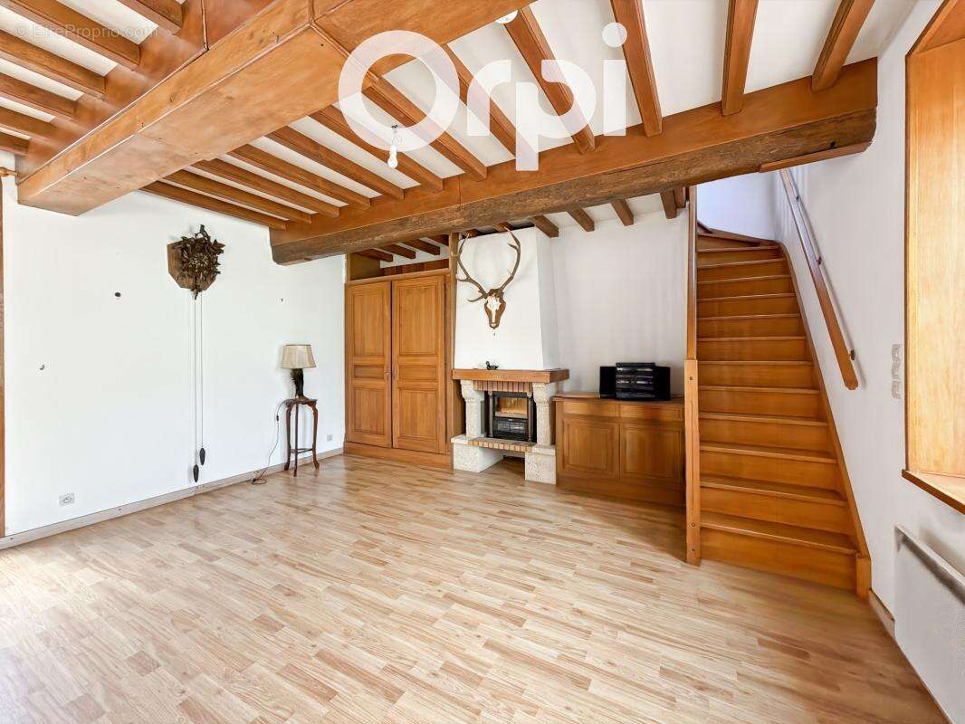 Maison à LA NEUVILLE-ROY
