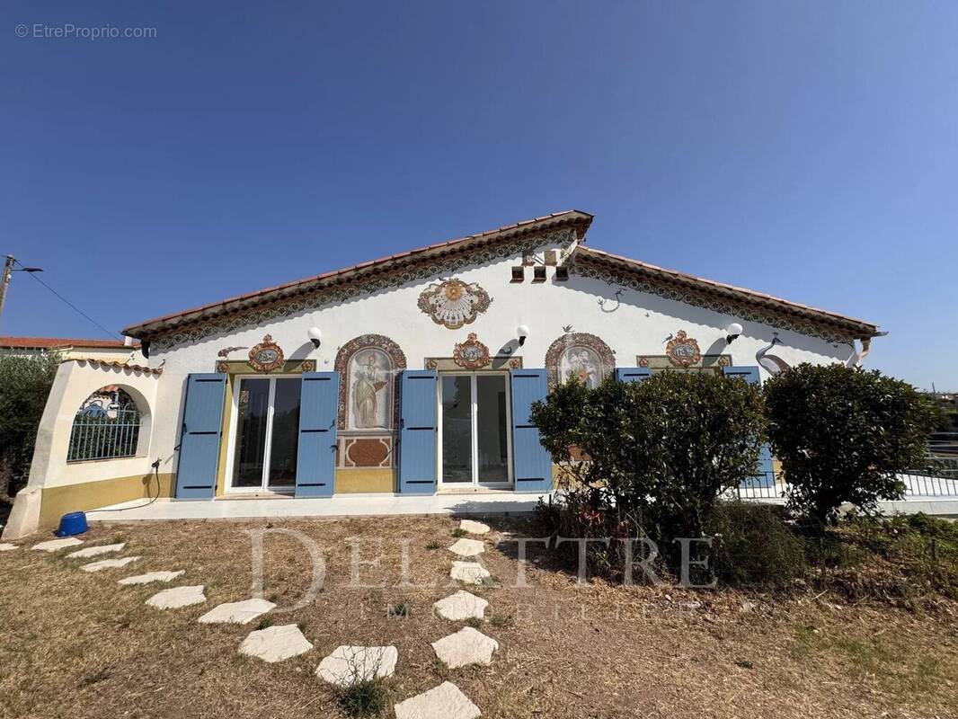 Appartement à SAINT-LAURENT-DU-VAR