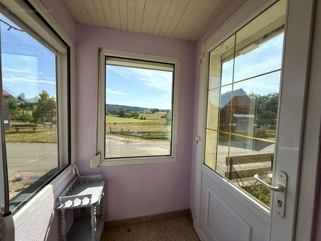 Maison mitoyenne d’un côté situé à LA GRANGE 25380 - photo 6