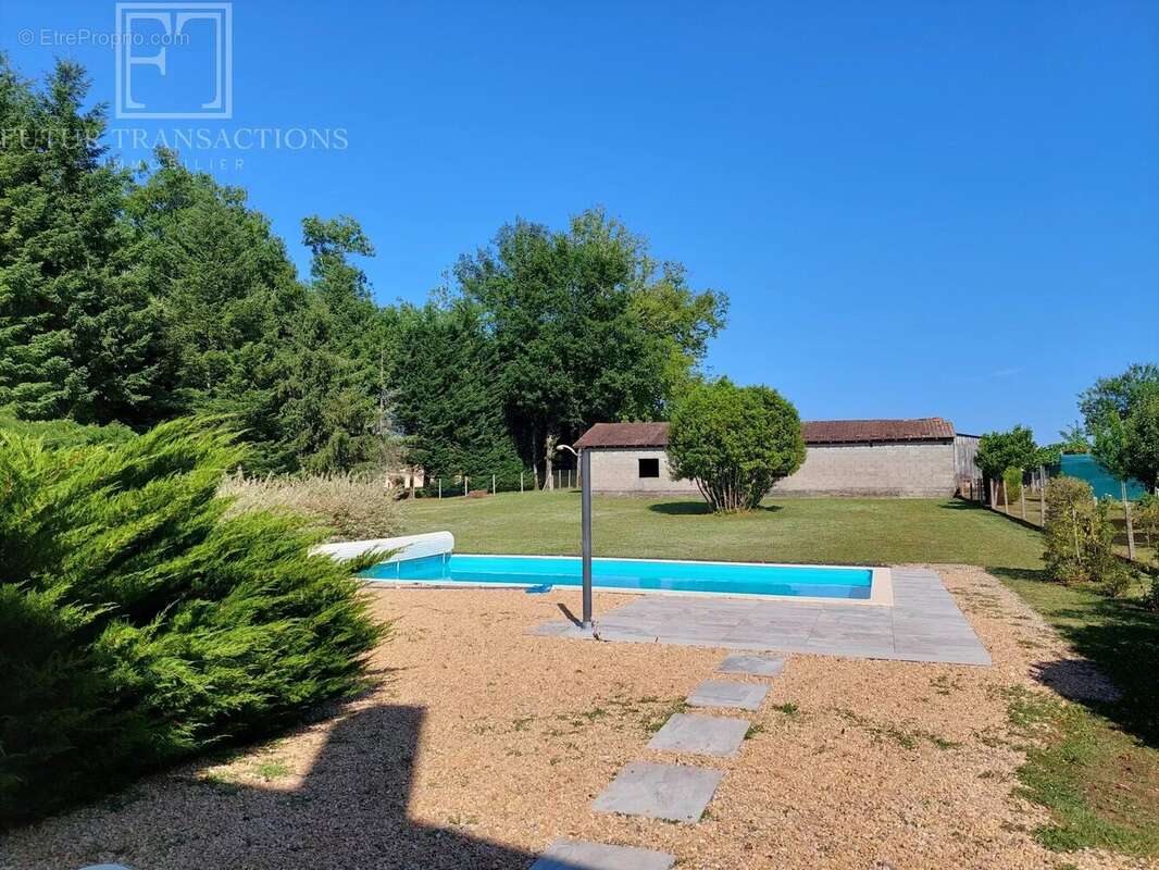 Maison et piscine sur 3490 m² clos avec dépendance - photo 13