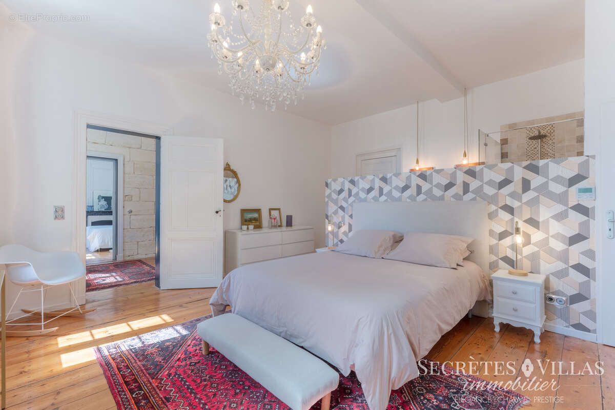 Maison à SAINT-EMILION