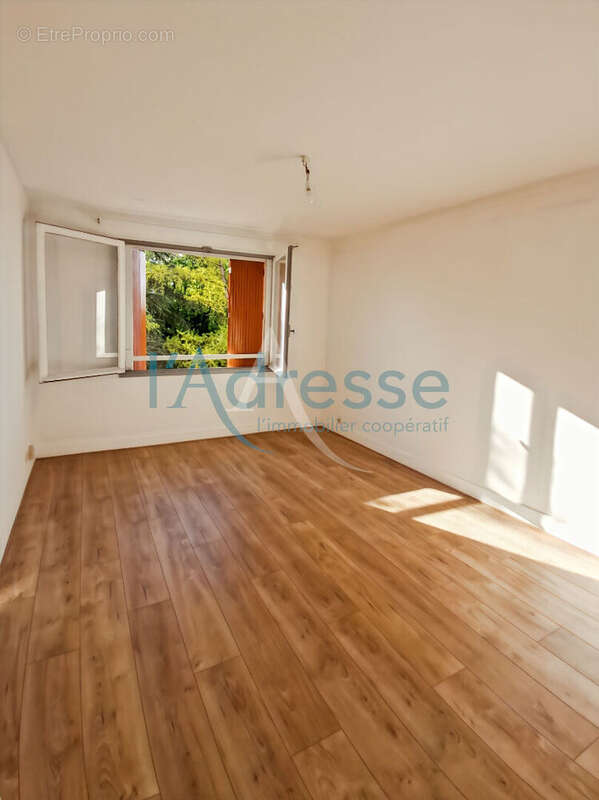 Appartement à SURESNES