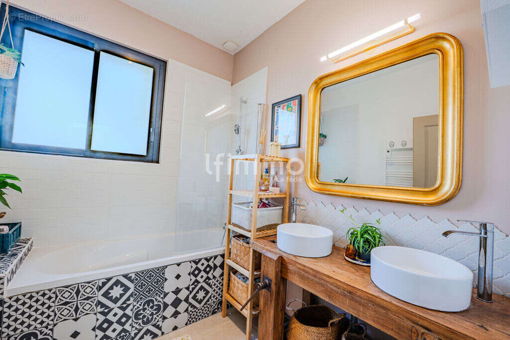 Maison en pierre de plain-pied entièrement rénovée - photo 5