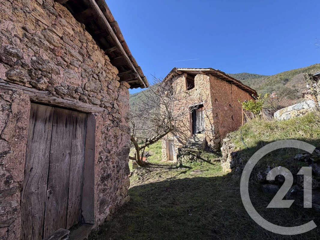 Terrain à ROQUEBILLIERE