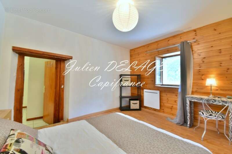 Appartement à SAINT-CLEMENT-SUR-DURANCE