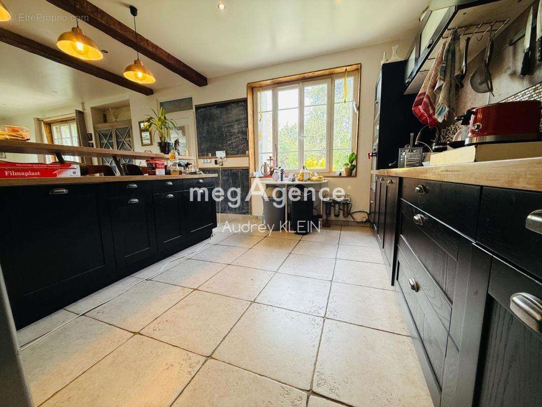 Belle propriété au calme avec terrain, piscine et box équestre - photo 7