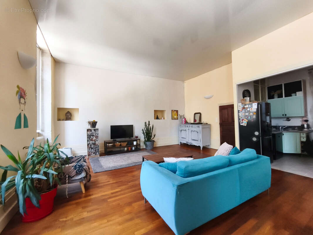 Appartement à GRAY