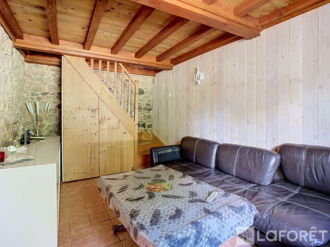 Maison Poule Les Echarmeaux 4 pièce(s) 76 m2 - photo 4