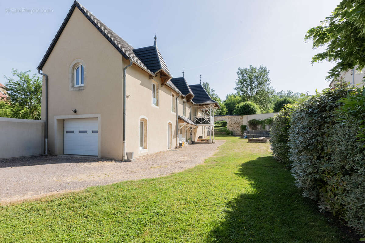 Maison à CHAMPEY-SUR-MOSELLE