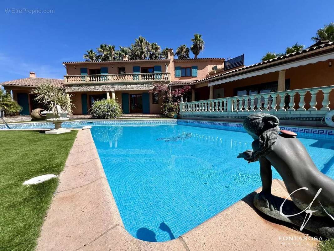 Maison à PUGET-SUR-ARGENS