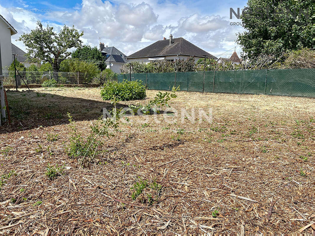 Maison à LA CHAUSSEE-SAINT-VICTOR