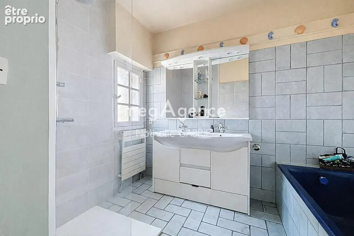 PRUNIERS- Hauts de Beaumont-Maison de 185 m2 (5 chambres) sur 1125 m2 - photo 14