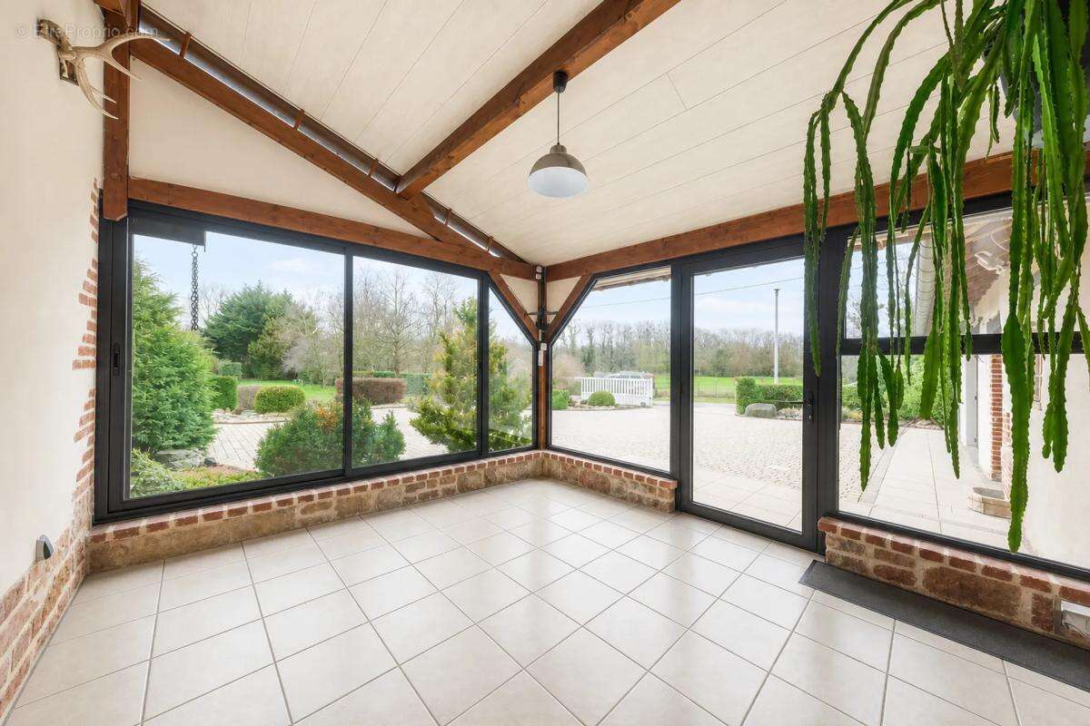 Maison à BAGE-LA-VILLE