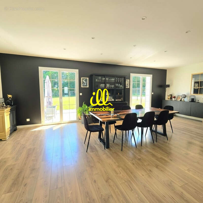 Maison 263 m² à Charleville-Mezieres  - photo 4