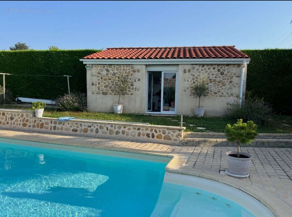 Maison à SAINT-CYR-SUR-LE-RHONE