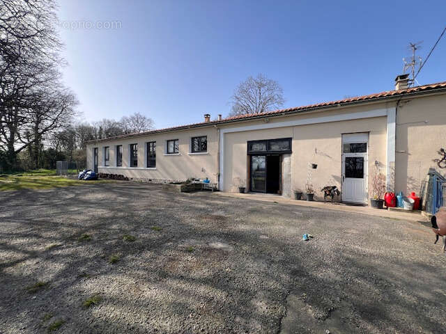 Maison à MAZEROLLES