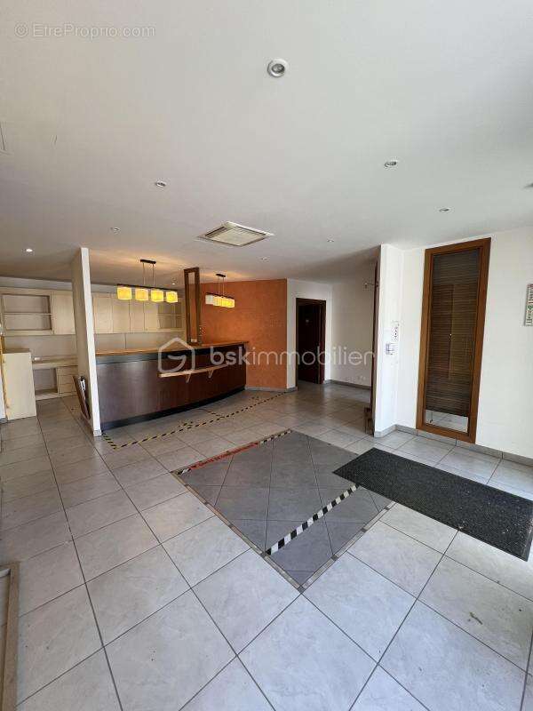 A vendre en exclusivite local commercial 250 m2 dammarie-les-lys centre - photo 4