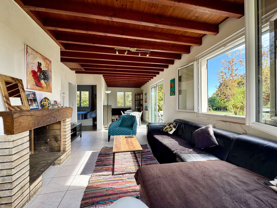 Maison à CAMBLANES-ET-MEYNAC