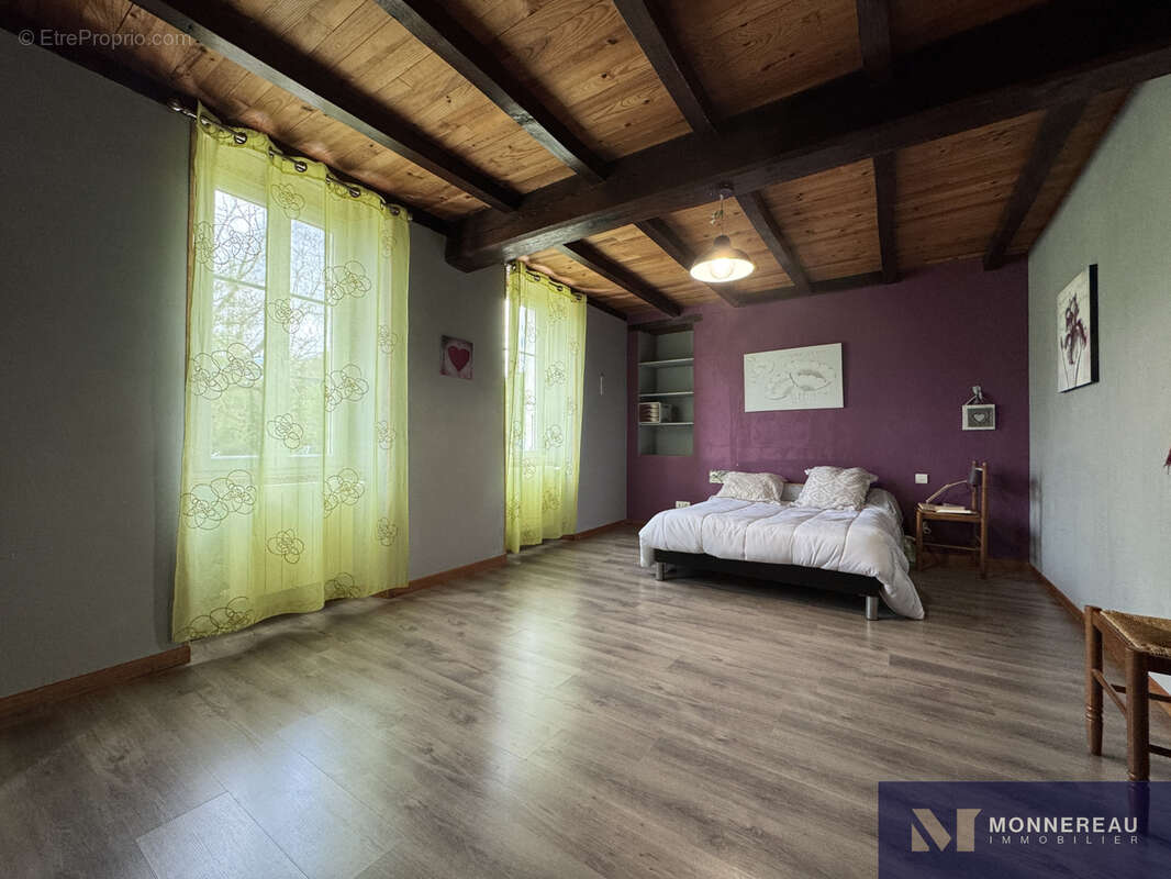 Maison à BAIGNES-SAINTE-RADEGONDE