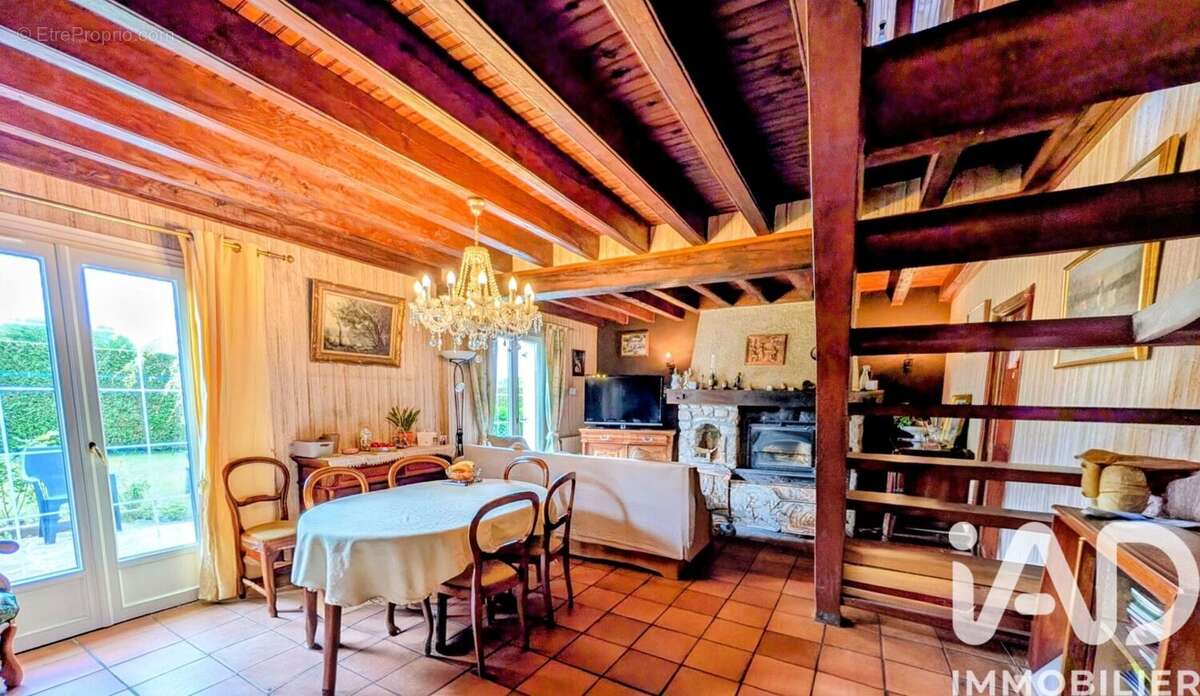 Photo 5 - Maison à AZERABLES