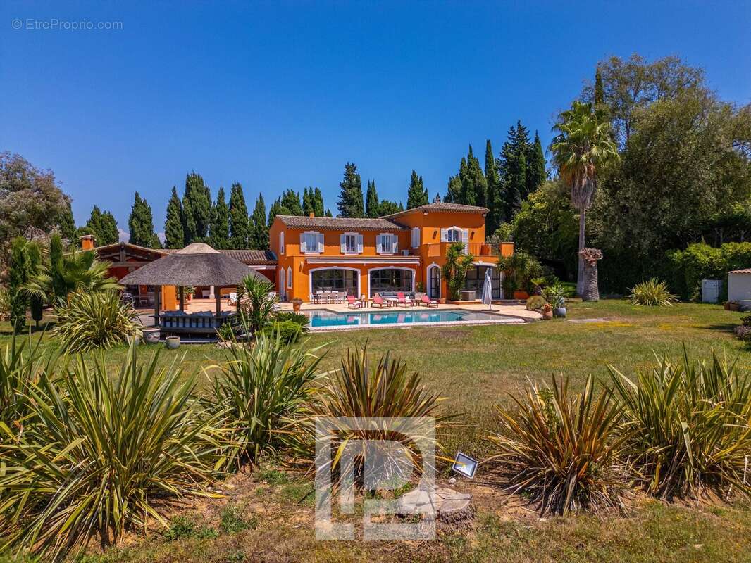 Magnifique propriété au cœur de l'un des secteurs les plus recherchés de Mougins - photo 2