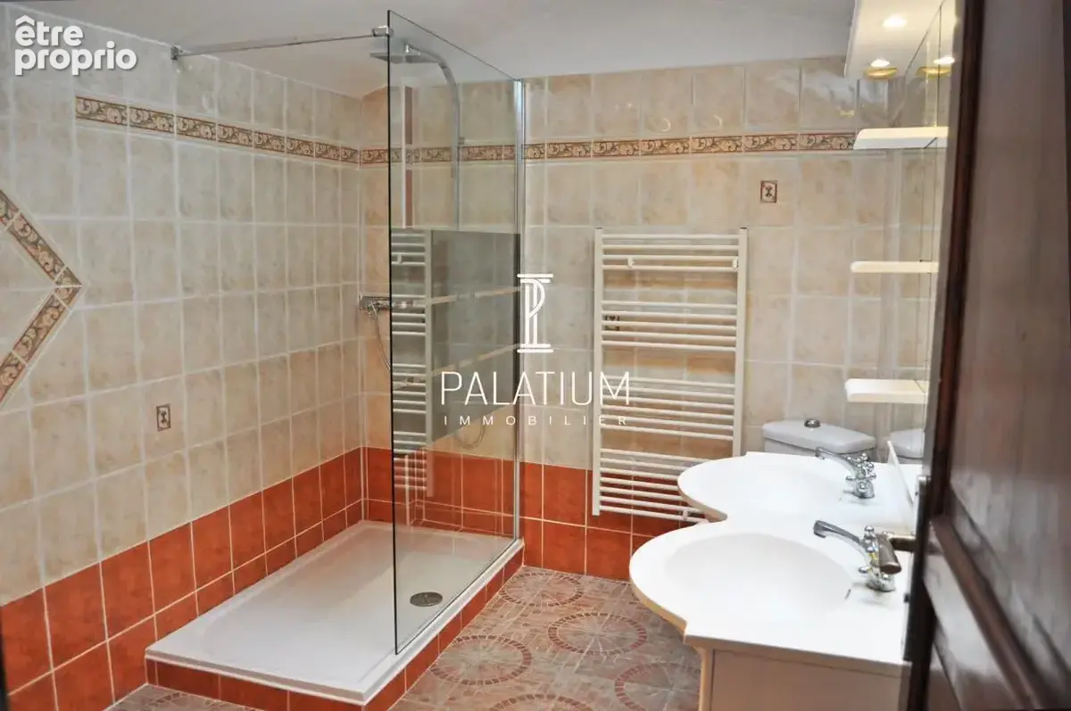 Duplex 87 m² avec terrasse - Centre historique de Sisteron - photo 4