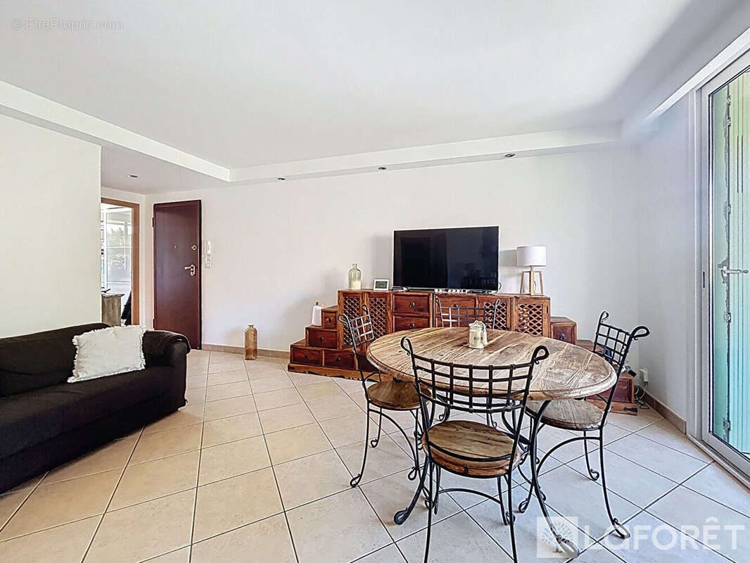 Appartement à CARRY-LE-ROUET