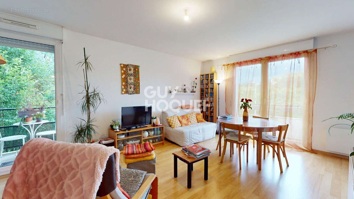 Appartement à SAINT-CYR-SUR-LOIRE