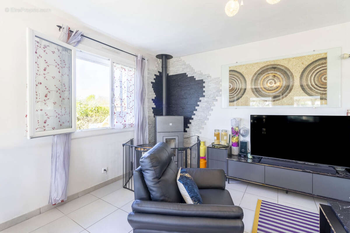 avec poêle à granules - Maison à PINEUILH