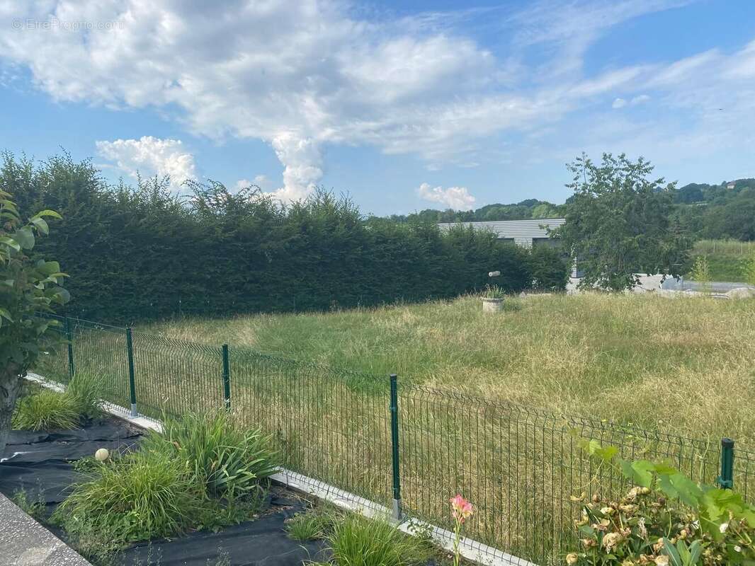 Terrain à bâtir de 998 m² à SAINT-MARTIN-BELLEVUE (74) - photo 3