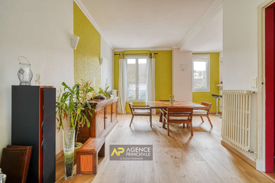 Maison à LE PLESSIS-ROBINSON