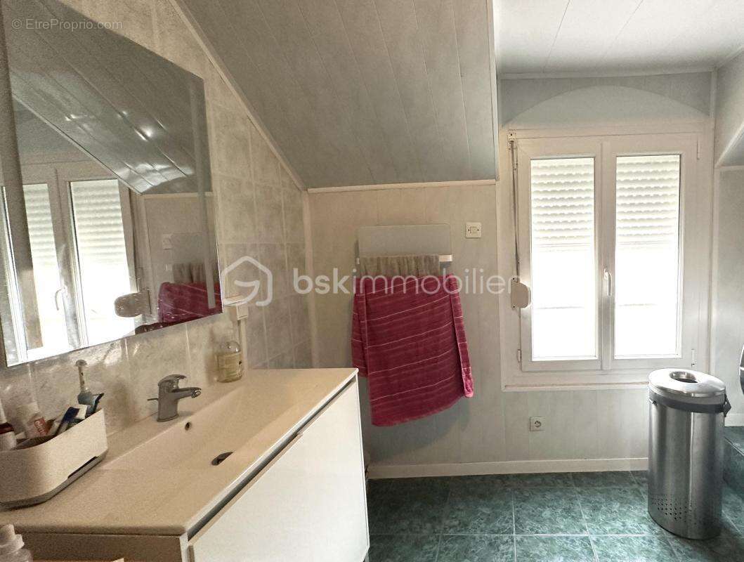 Maison familiale de 87 m² avec cour – Cannes-Écluse (77130) - photo 10