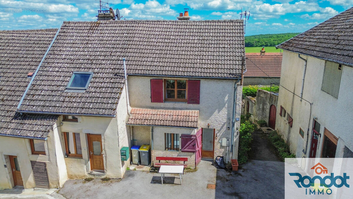 Maison à SAULX-LE-DUC