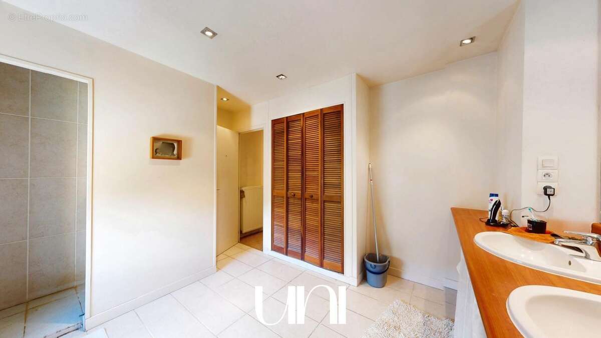 Maison à FLEURY-SUR-ORNE