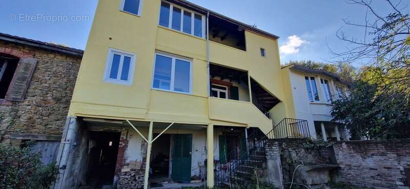 Maison à DECAZEVILLE