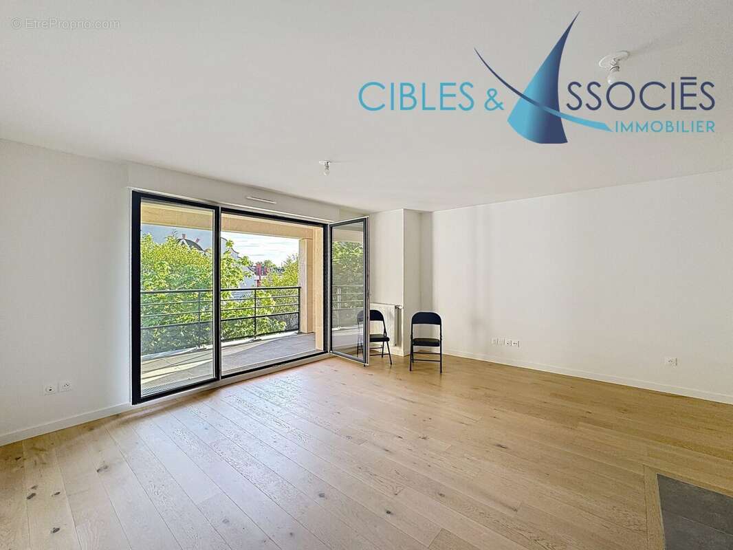 Appartement à SAINT-MAUR-DES-FOSSES