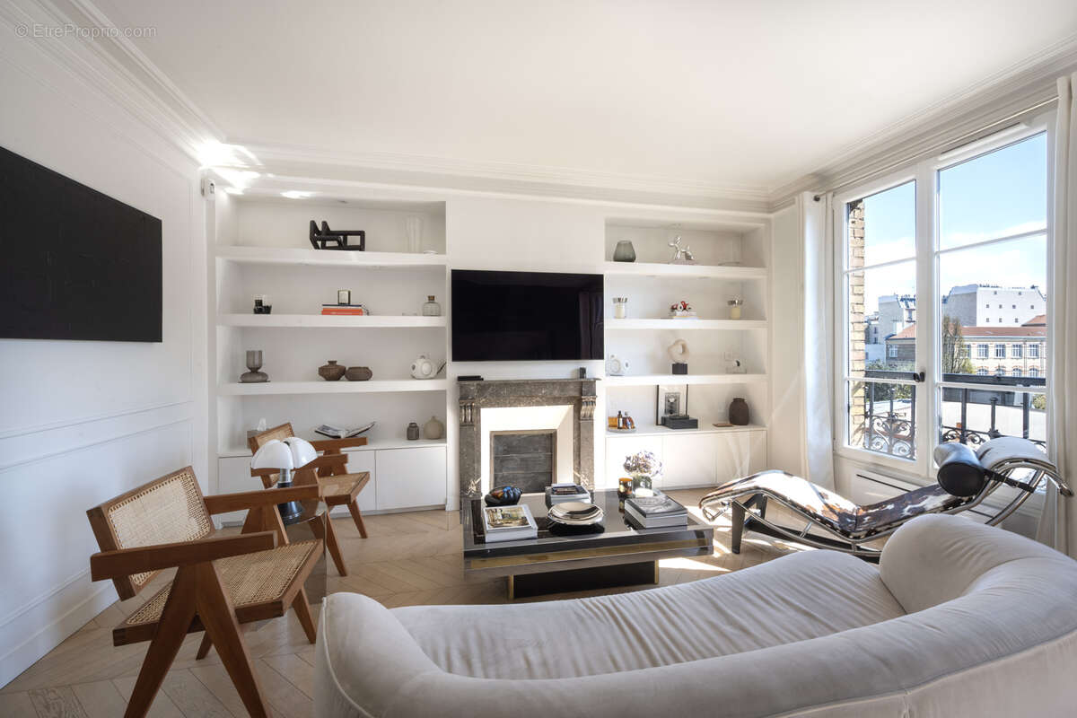 Appartement à PARIS-14E