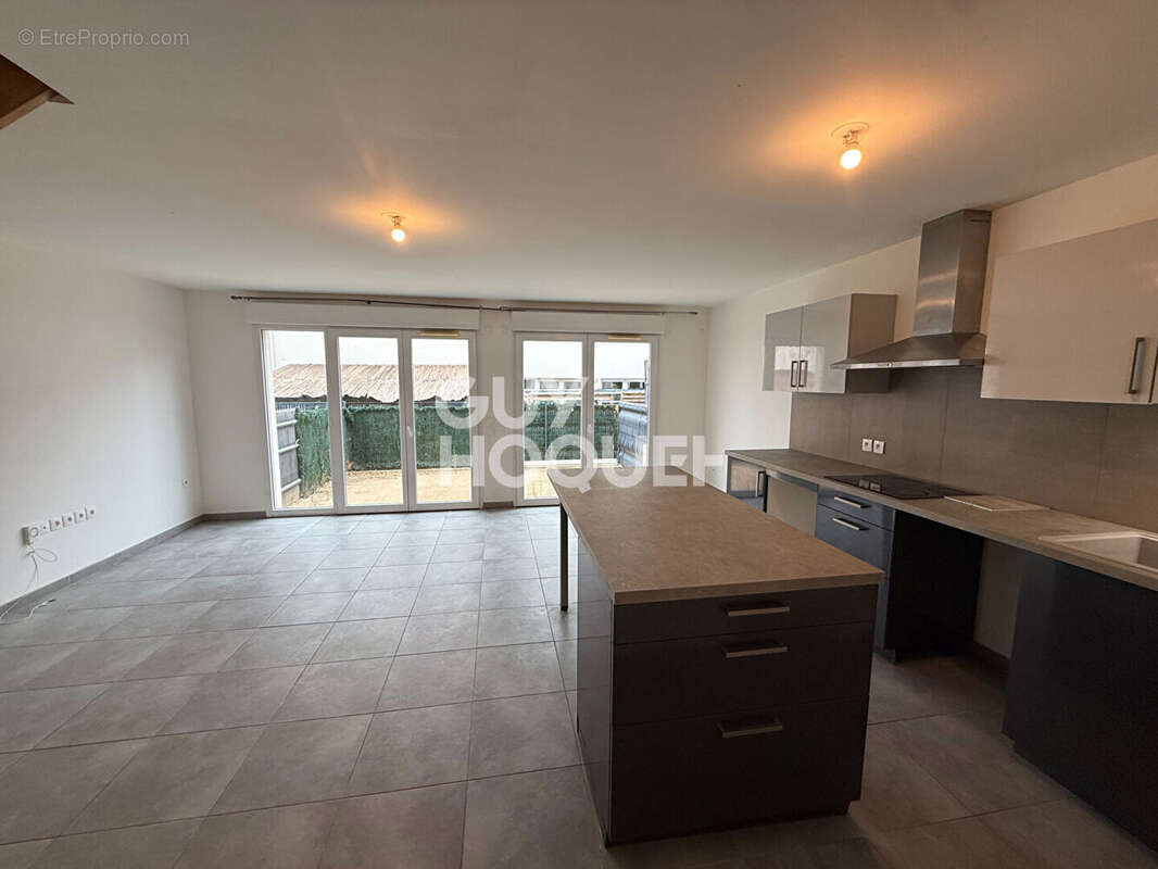 A vendre à PEZILLA LA RIVIERE (66370)  Maison F5 de 90 m² avec jardin et garage. - photo 8